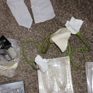 Elegant White Calla Lily Decor